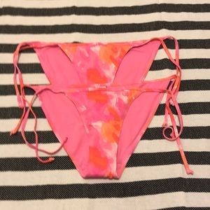 ☀️Gilly Hicks Bikini Bottoms 👙